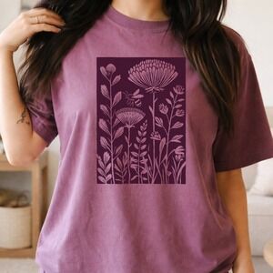 Botanical Bee Graphic Tee Wildflower Line Art Nature Design